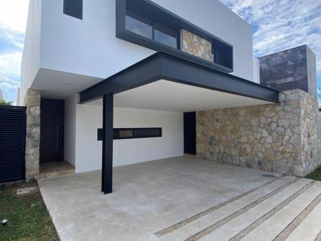VENTA DE CASA DE 4 RECAMARAS EN EXCLUSIVA PRIVADA TAMARA