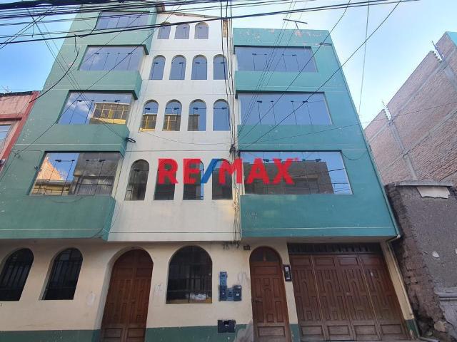 Venta De Casa De 5 Pisos Puno