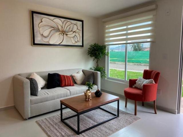 VENTA DE CASA DENTRO DE FRACCIONAMIENTO EN SAN ANTONIO XONACATL?N