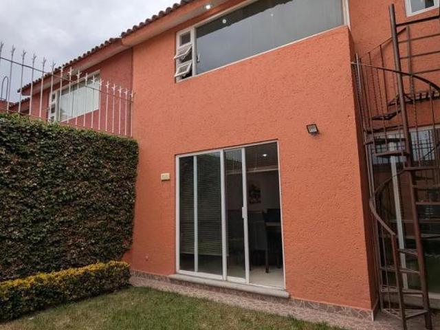 VENTA DE CASA DENTRO DE FRACCIONAMIENTO SOBRE AVENIDA TECNOLÓGICO EN METEPEC
