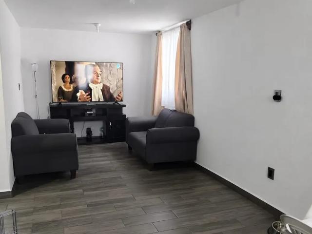 VENTA DE CASA DENTRO DE PRIVADA A 7 MINUTOS DE METRO MUZQUIZ