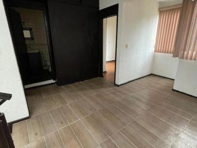 VENTA DE CASA DENTRO DE PRIVADA EN SAN FRANCISCO COAXUSCO EN METEPEC ATRÁS DEL COLEGIO ARGOS