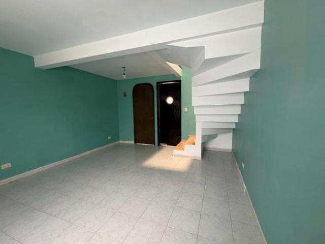 VENTA DE CASA DENTRO DE PRIVADA EN SAN MATEO OTZACATIPAN EN TOLUCA