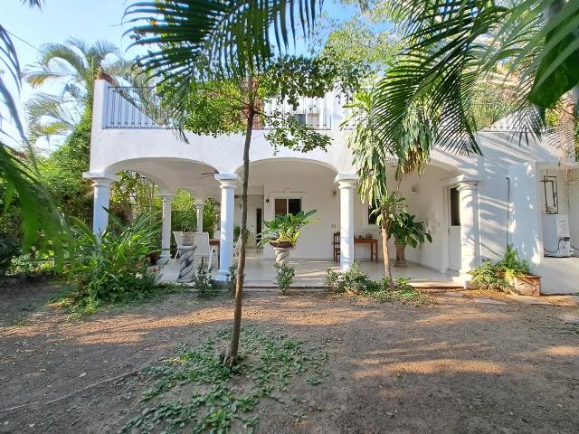 Venta de Casa en Manzanillo con 275m² de Terreno en fraccionamiento privado