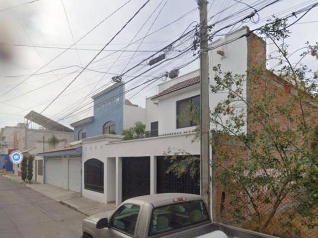VENTA DE CASA EN MONTEBELLO AGUASCALIENTES