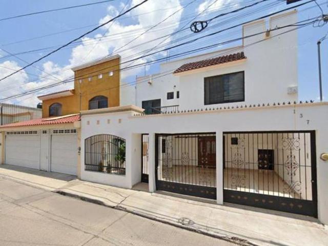 VENTA DE CASA EN MONTEBELLO AGUASCALIENTES