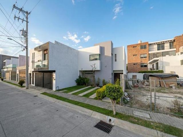 VENTA DE CASA EN NAYARIT EN TEPIC COL NAYARABASTOS