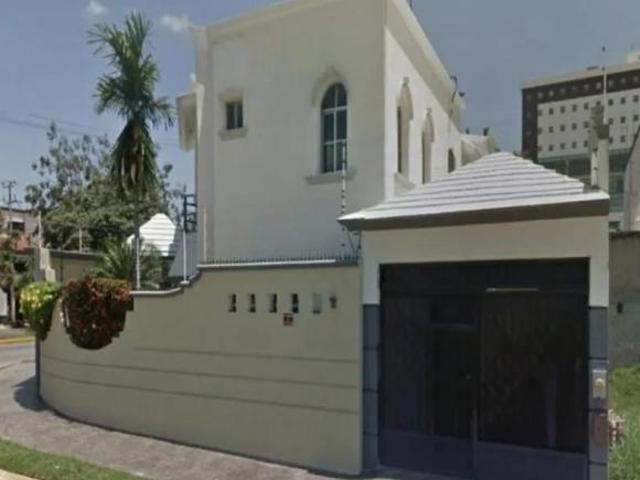 VENTA DE CASA EN Av. Holbox #12 Colonia Super Manzana 11 Municipio Cancún C.P. 77504 Quintana Roo