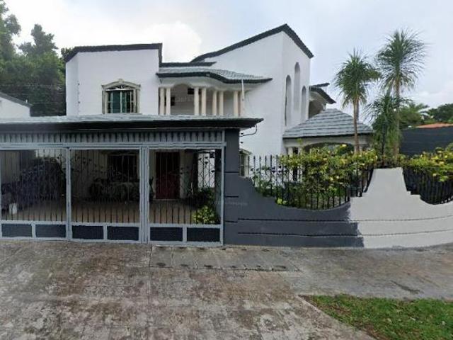 VENTA DE CASA EN AV HOLBOX, CANCÚN