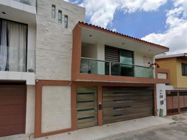 VENTA DE CASA EN AV. ROMA FRACC. MONTE MAGNO XALAPA VERACRUZ