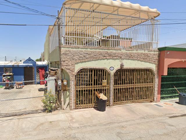 VENTA DE CASA EN AV VALLE DE LAS BANDERAS, FRACC VILLA BONITA, MEXICALI