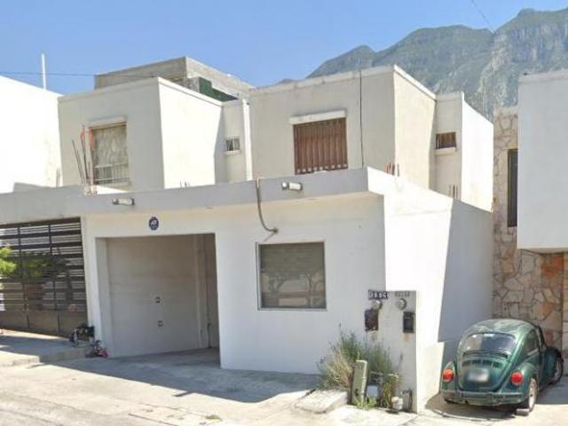 VENTA DE CASA EN AVENIDA MITRAS SANTA CATARINA NUEVO LEON