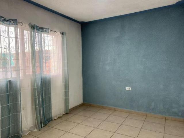 VENTA DE CASA EN AVENIDA PRINCIPAL 4