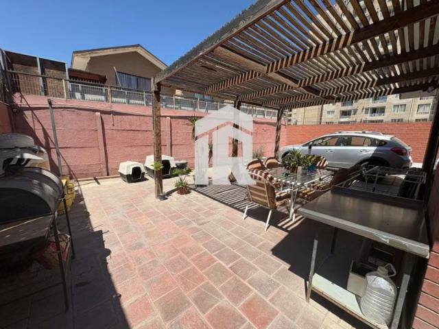 Venta de casa en avenida, Villa el Ingles. 3 Dormitorios por 5800.00 en Copiapó