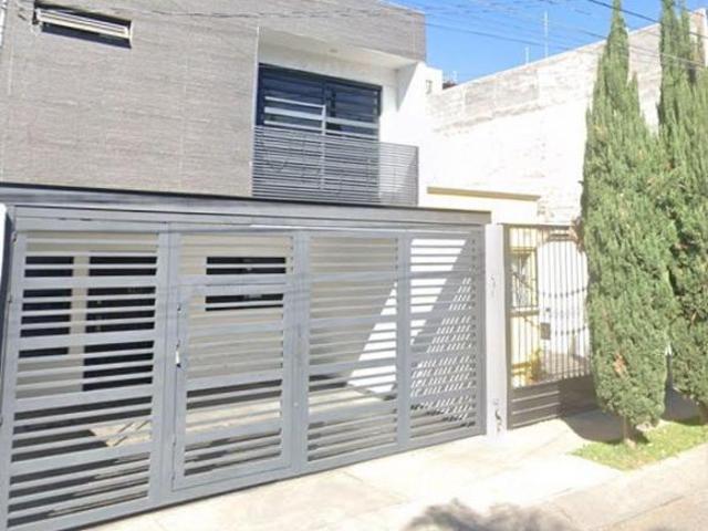 VENTA DE CASA EN ADALBERTO NAVARRO SANCHEZ UNIDAD HABITACIONAL LOS ARRAYANES MUNICIPIO GUADALAJARA