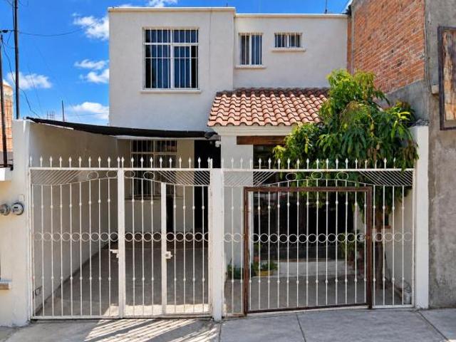VENTA DE CASA EN AGUASCALIENTES DEL FRACCIONAMIENTO LOMAS DEL AJEDREZ