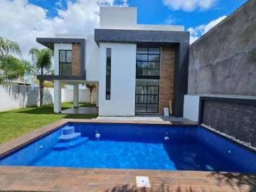 VENTA DE CASA EN ALTOS DE OAXTEPEC CON TODOS LOS SERVICIOS