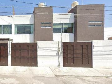 VENTA DE CASA EN ARBOLEDAS DE LOMA BELLA PUEBLA