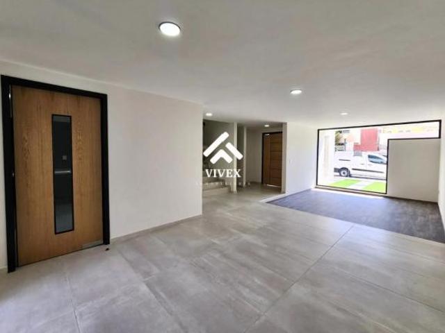 VENTA DE CASA EN ARBOLEDAS DE SAN JAVIER