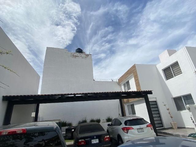 Venta de casa en arroyo del bosque