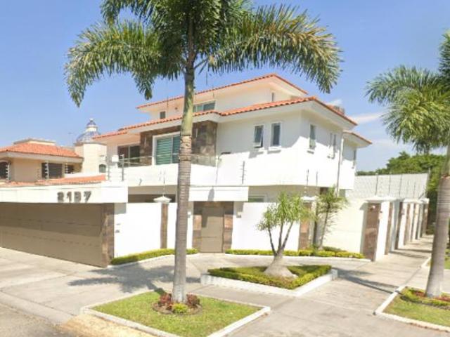 VENTA DE CASA EN BUGAMBILIAS ZAPOPAN JALISCO