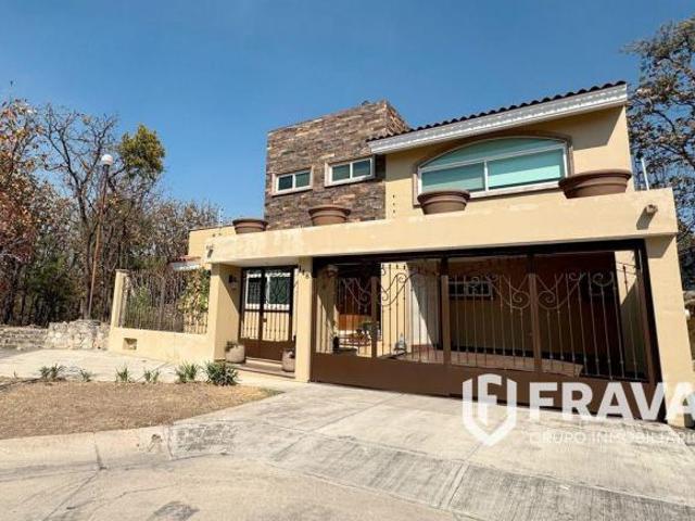 VENTA DE CASA EN BUGAMBILIAS