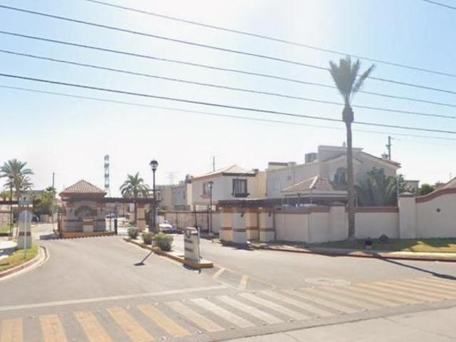 Venta de Casa en Baja California, Col. Mexicali, Montecarlo, en la Calle Av Alciolo