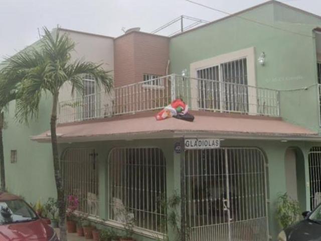 VENTA DE CASA EN BLANCAS MARIPOSAS, VILLAHERMOSA