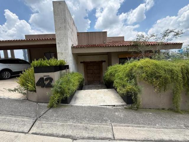 VENTA DE CASA EN BOSQUE REAL