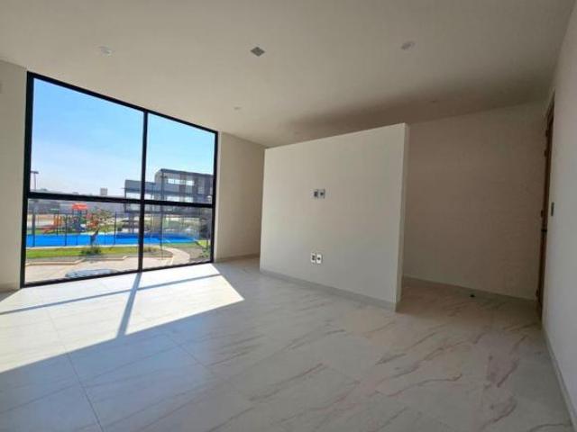 VENTA DE CASA EN BOSQUES DE BREDA