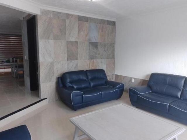 Venta de casa en Cacalomacan, ubicada en Avenida De Los JInetes