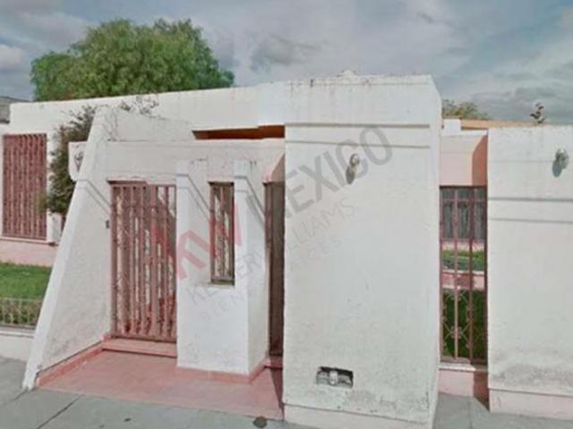 Venta de Casa en calle Matamoros en Matehuala S.L.P a unos pasos de Mercado Soriana