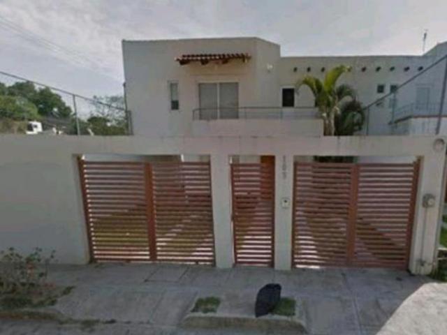 VENTA DE CASA EN CALLE ORCA. LOS DELFINES. PUERTO VALLARTA. JALISCO