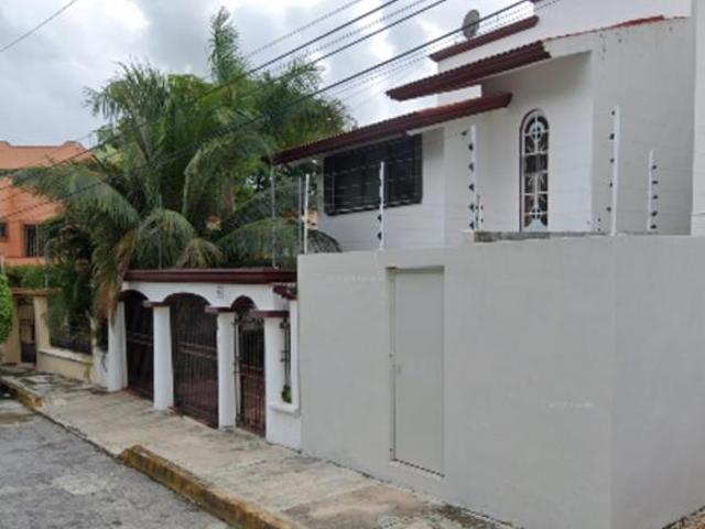 VENTA DE CASA EN CANCUN SUPERMANZANA 15 C LAVA