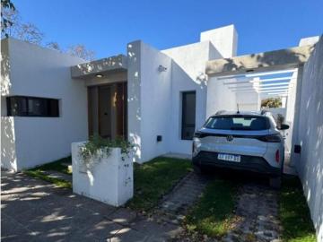 Venta De Casa En Capital Barrio Chacabuco Reciclada A Estrenar Capital Desamparados A101