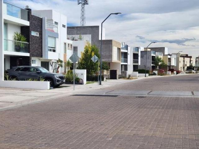 Casa de 163 m² con 4 recámaras en venta en Cañadas del Arroyo