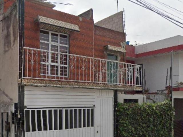 VENTA DE CASA EN CDMX CONATITUCION DE 1917 GRAL HERIBERTO JARA