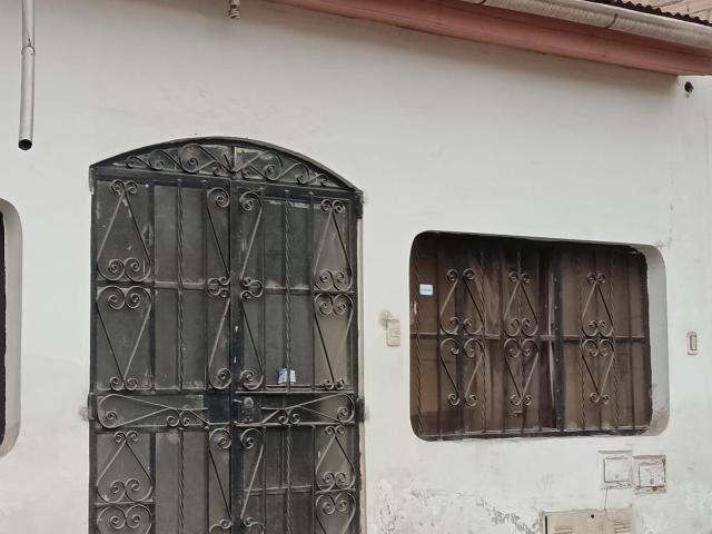 Venta de Casa en CENTENARIO