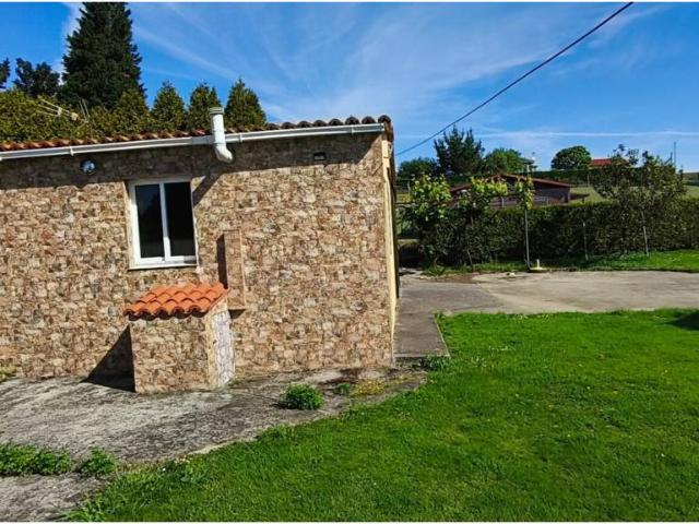Venta de casa en Cerceda con amplia parcela y piscina privada