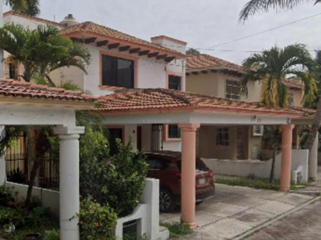 VENTA DE CASA EN CIUDAD DEL CARMEN FRACC SAN JOAQUIN SAN ROMAN