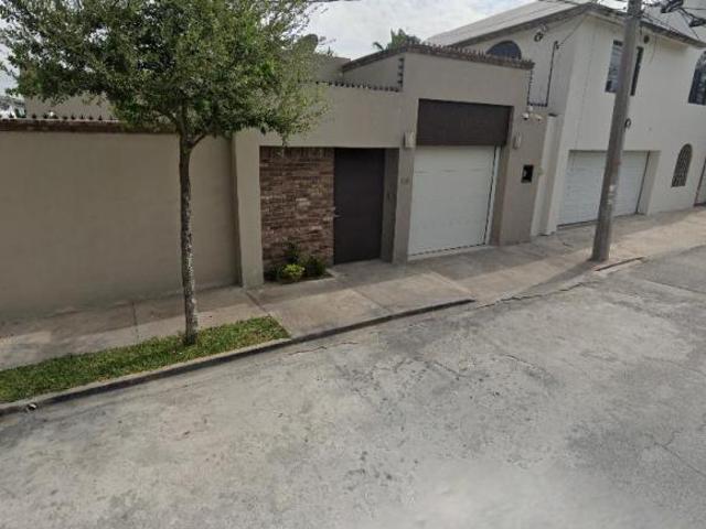 VENTA DE CASA EN CALLE GUATEMALA, COL. GUADALUPE MONCLOVA