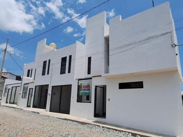 VENTA DE CASA EN COL. ROJO GOMEZ
