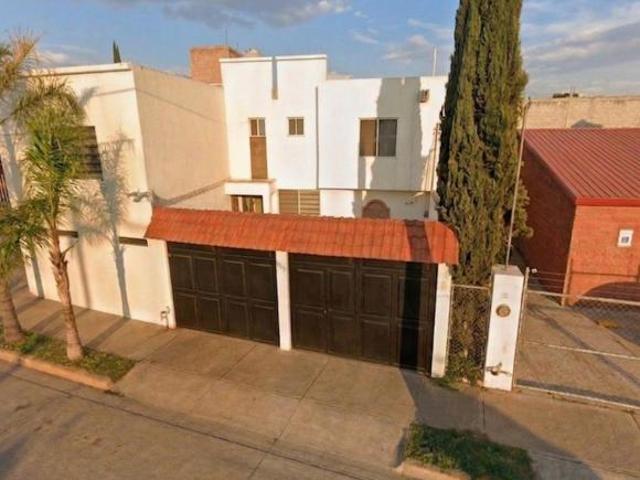VENTA DE CASA EN COLONIA CONDADO PLUS LEON GUANAJUATO
