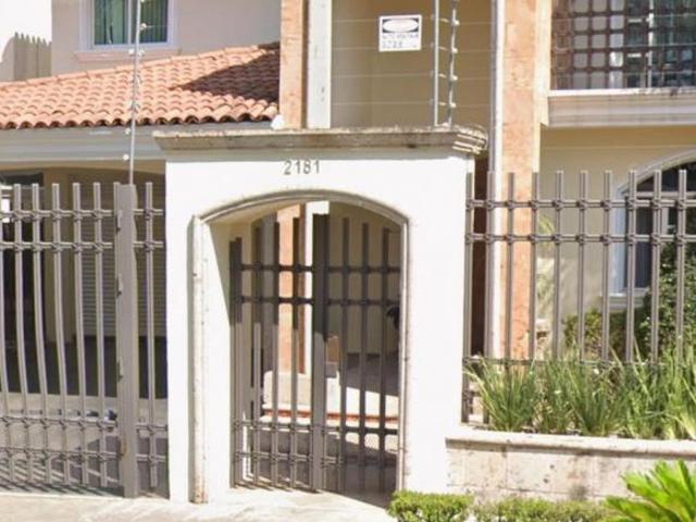 VENTA DE CASA EN COLONIA BUGAMBILIAS ZAPOPAN JALISCO