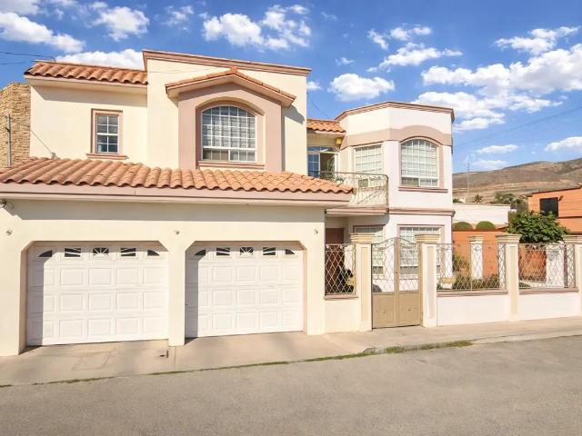 VENTA DE CASA EN COLONIA VALLE DORADO ENSENADA BAJA CALIFORNIA