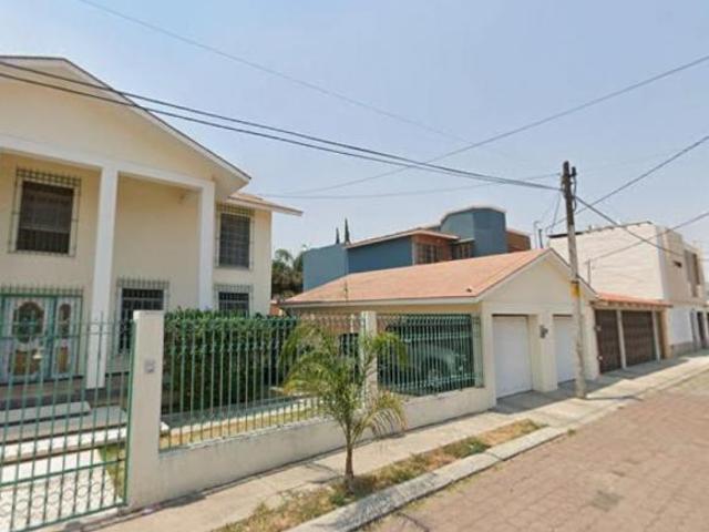 VENTA DE CASA EN COLINAS DEL CIMATARIO