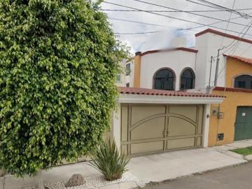 VENTA DE CASA EN COLINAS DEL CIMATORIO, QUERETARO
