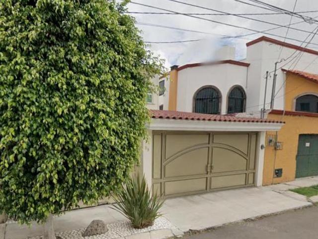 VENTA DE CASA EN COLINAS DEL CIMATORIO, QUERETARO