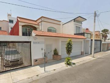 VENTA DE CASA EN COLINAS DEL CIMATORIO, QUERETARO