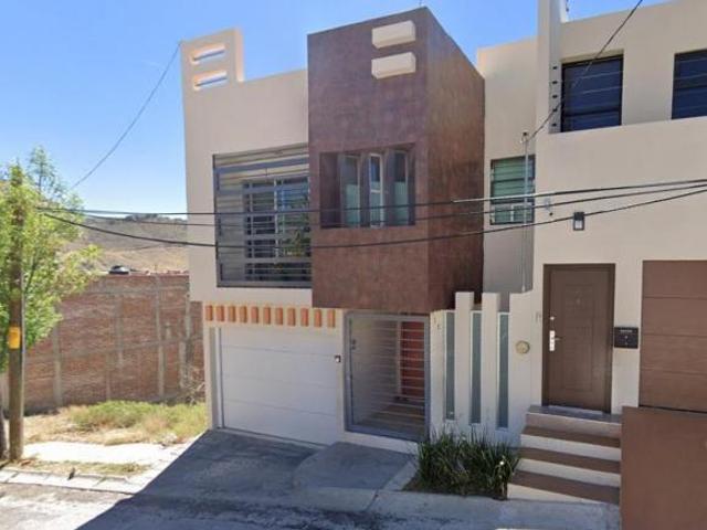 CASA EN VENTA EN COLINAS DEL PADRE ZACATECAS